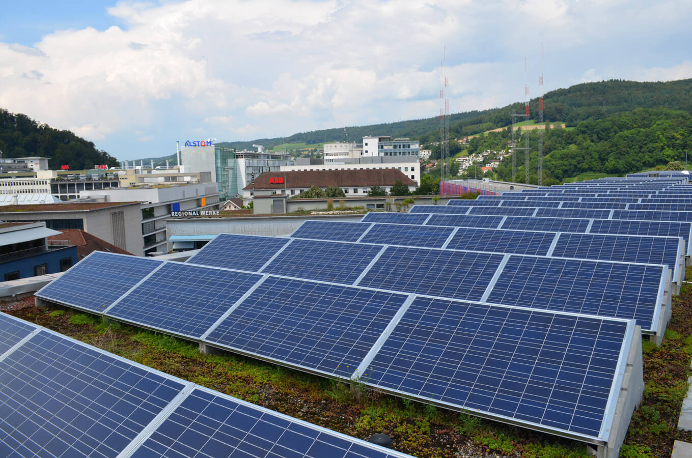Photovoltaikanlage auf dem Dach des Nordhauses beim Bahnhof in Baden